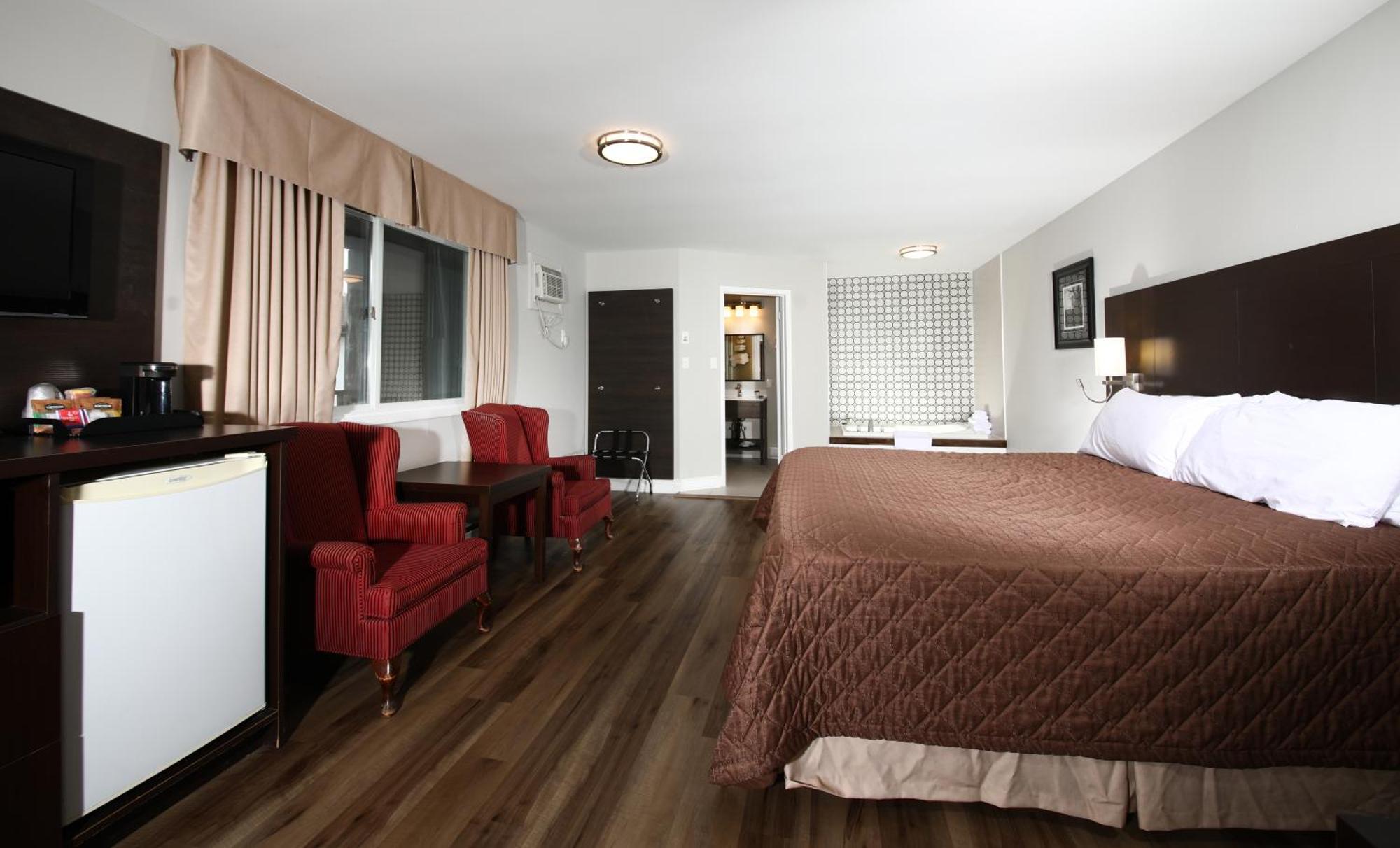 Cedar Lodge Motel ゴドリッチ エクステリア 写真