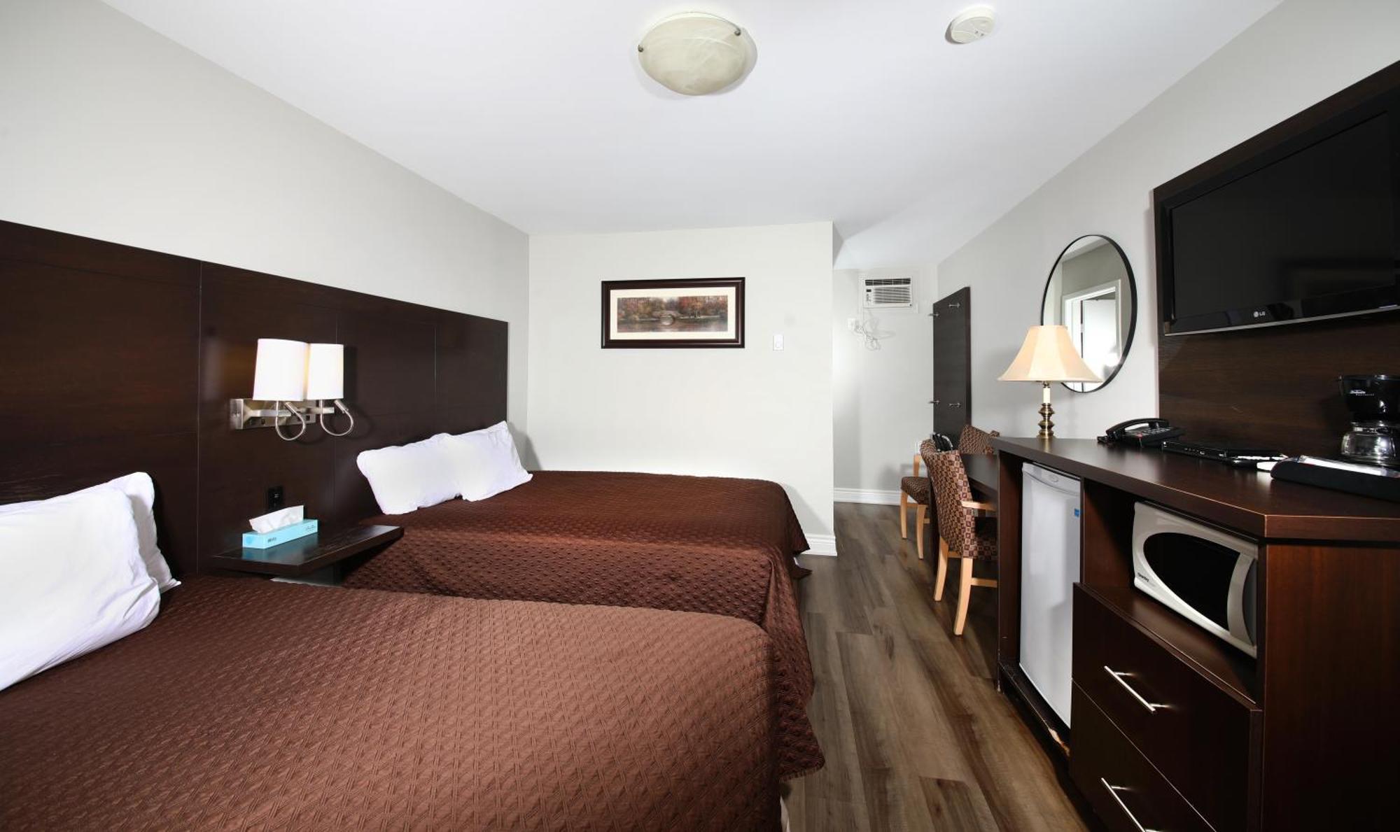 Cedar Lodge Motel ゴドリッチ エクステリア 写真