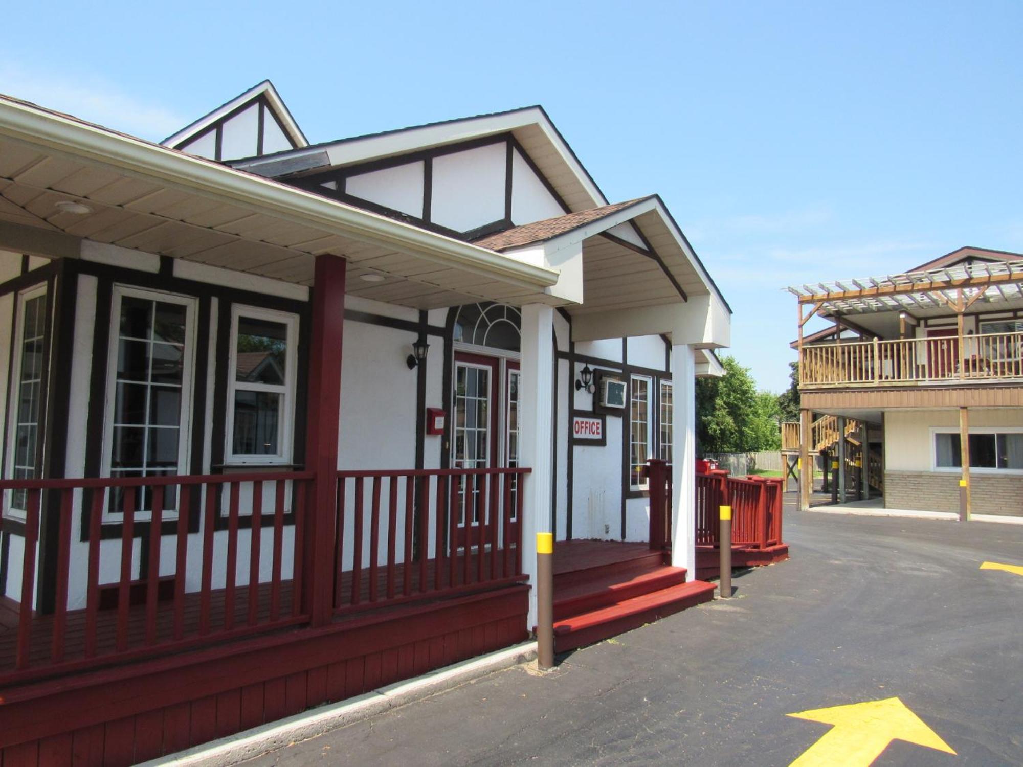Cedar Lodge Motel ゴドリッチ エクステリア 写真