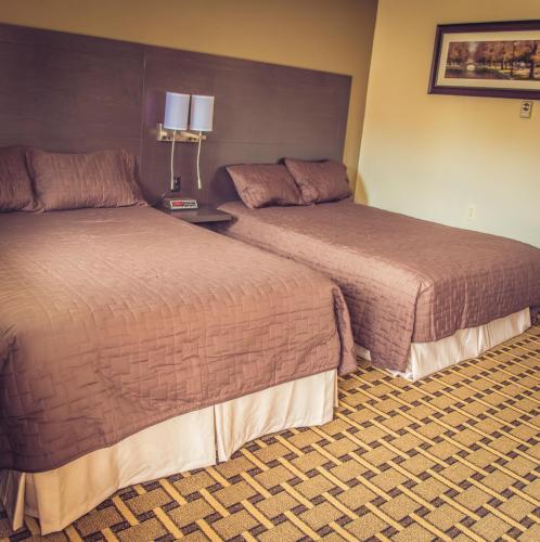 Cedar Lodge Motel ゴドリッチ エクステリア 写真